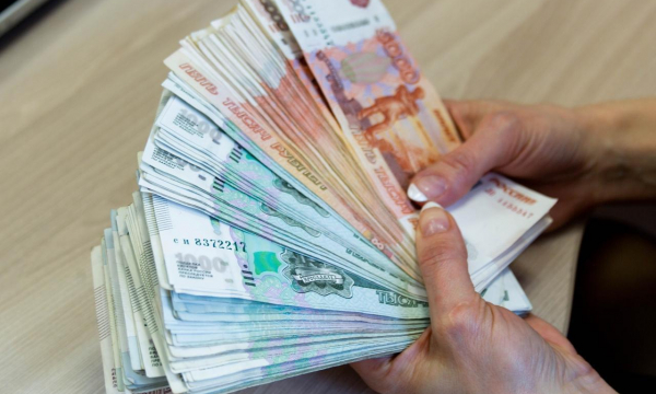Новые законы в России с 1 августа 2022: кому и какие выплаты увеличат